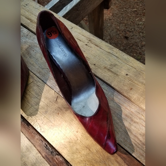 Size 9.5 High Heel Pumps Shoes Liz Claiborne Red Eelskin Pointed toe ladies - Picture 9 of 12